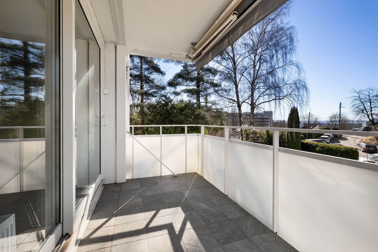 Flott sørvest-vendt balkong. Galleribilde