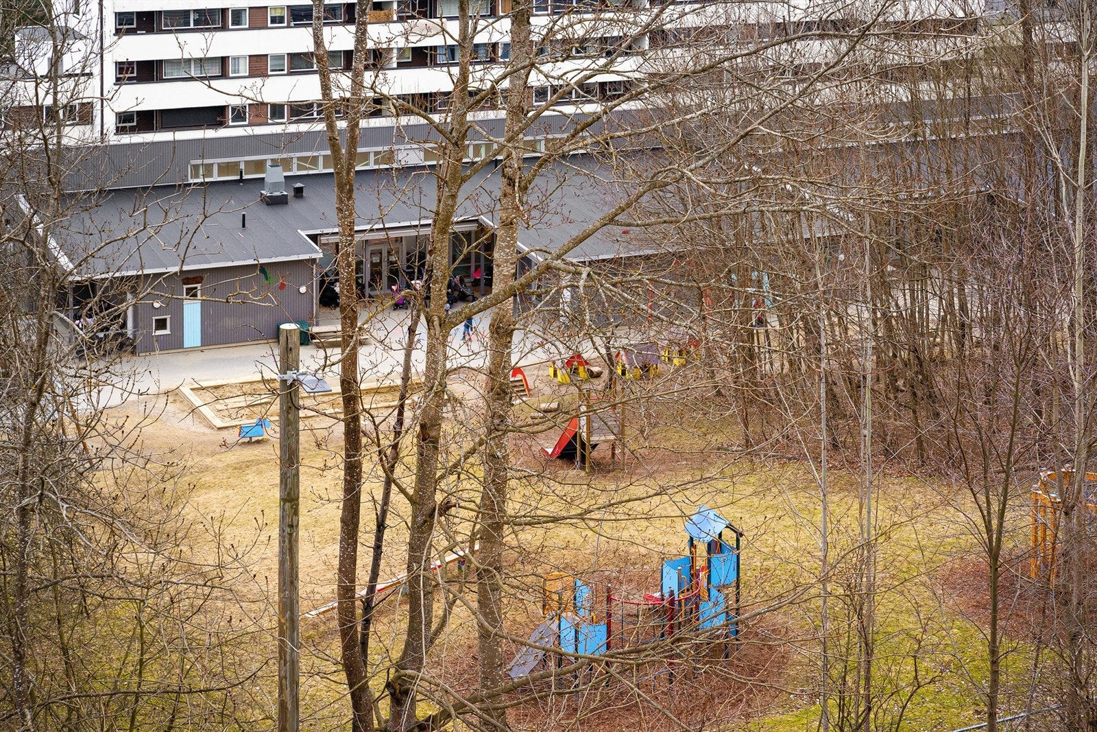 Dønski barnehage ligger i umiddelbar nærhet, kun en kort spasertur unna. Galleribilde