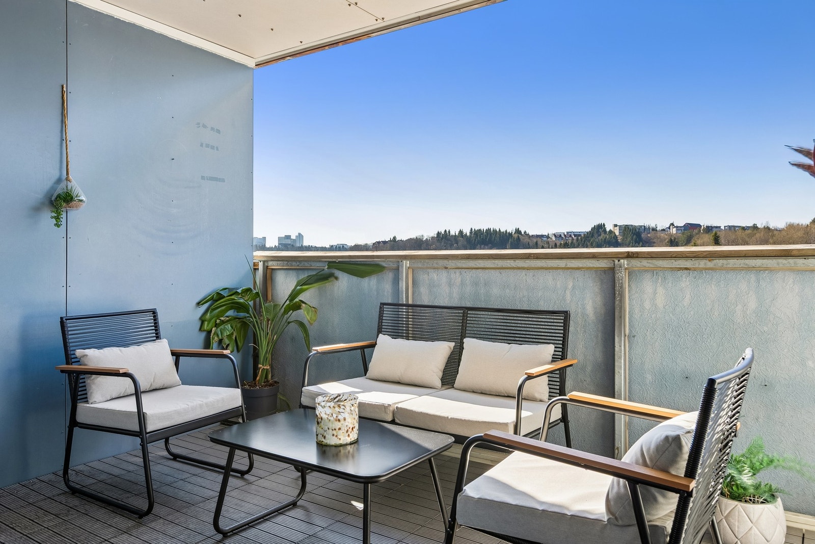 Terrasse av god størrelse på 8,2m² med gode solforhold. Galleribilde