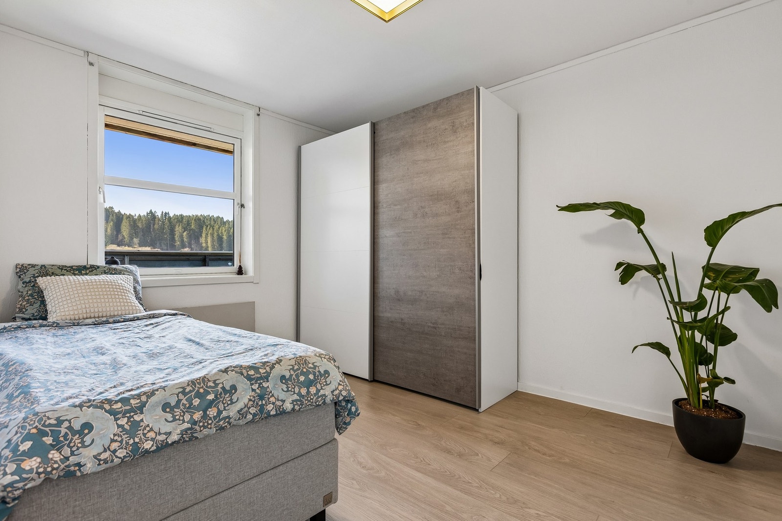 Soverom 2 er også av meget god størrelse på 10,5m². Galleribilde