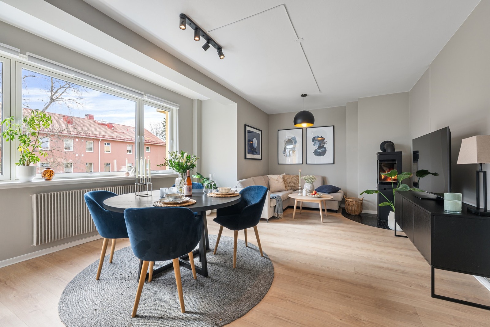 Velkommen til Lybekkveien 33A, presentert av Vegar Giæver v/ EIE eiendomsmegling Røa, Skøyen og Ullern. Foto: Arne Schram - Rekyl Foto. Galleribilde