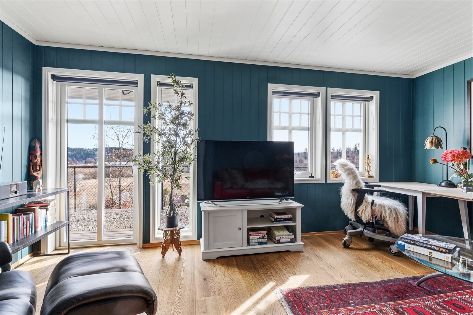 Dette rommet blir i dag brukt som stue, men er på byggtegninger tegnet inn som soverom. Galleribilde
