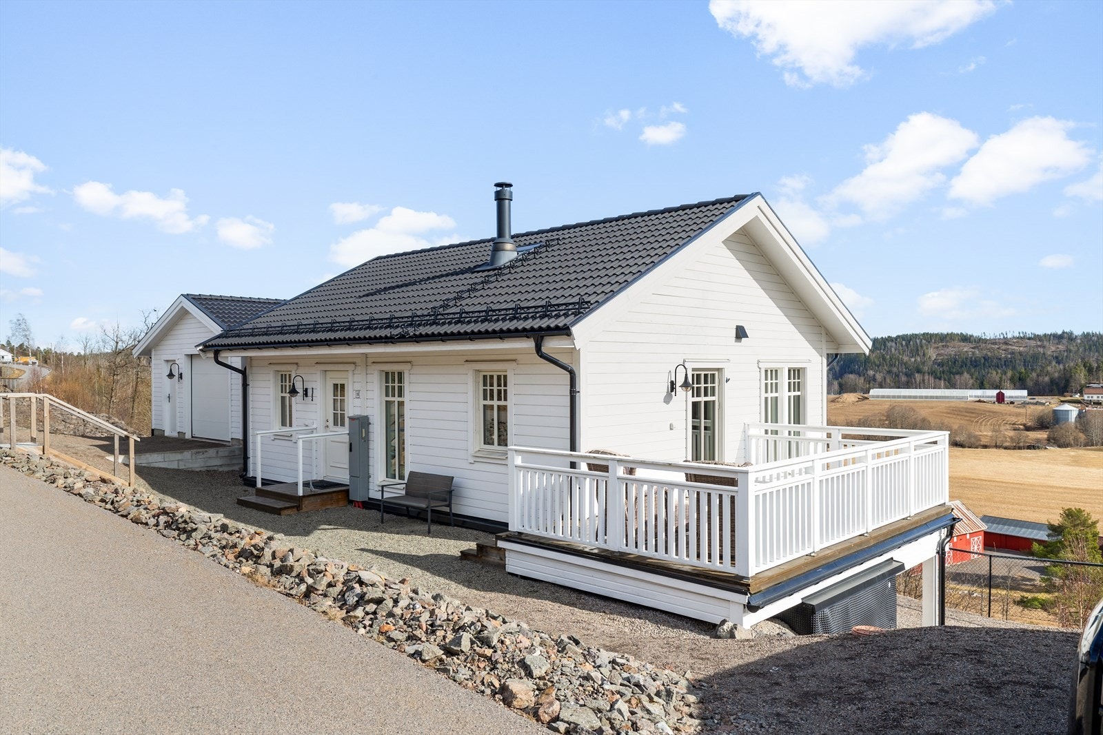 Parkering i garasje og på oppstillingsplass. Galleribilde