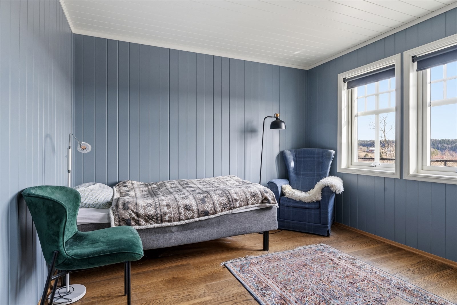 Soverom nr 2 har god plass til seng og oppbevaring. Galleribilde