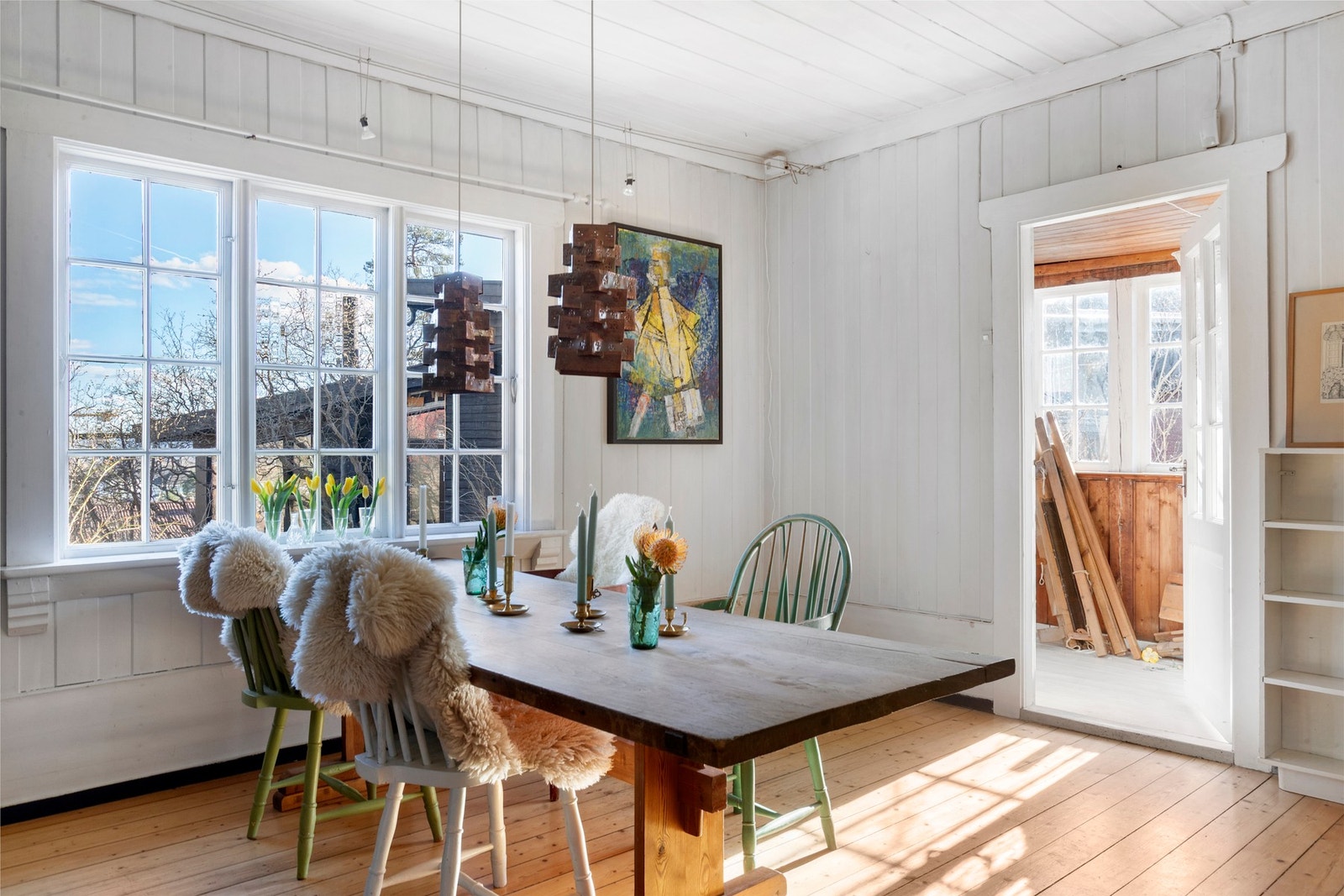 God plass til spisestuemøblement. Galleribilde