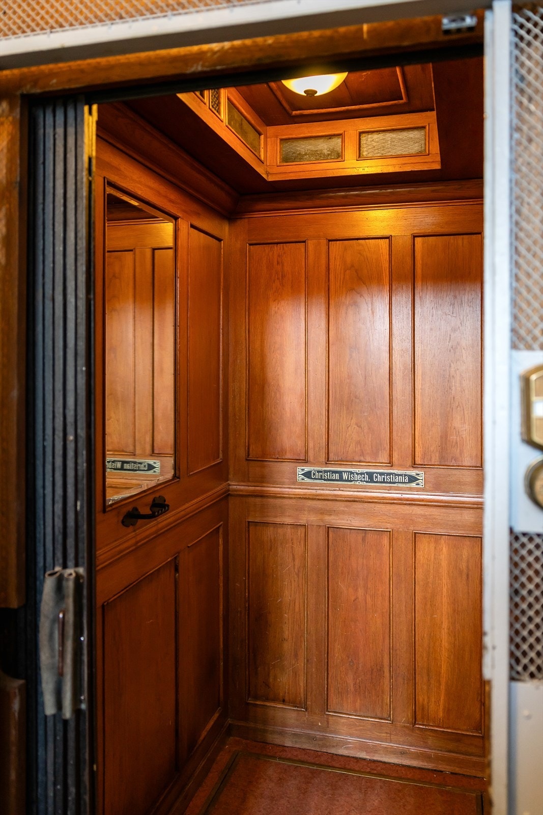 Det er heis i bygget. Galleribilde