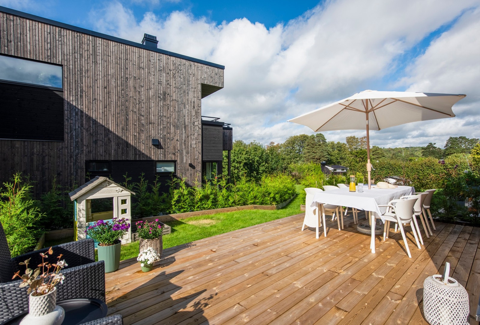 Terrassen i 1.etasje er 27 m2 Galleribilde