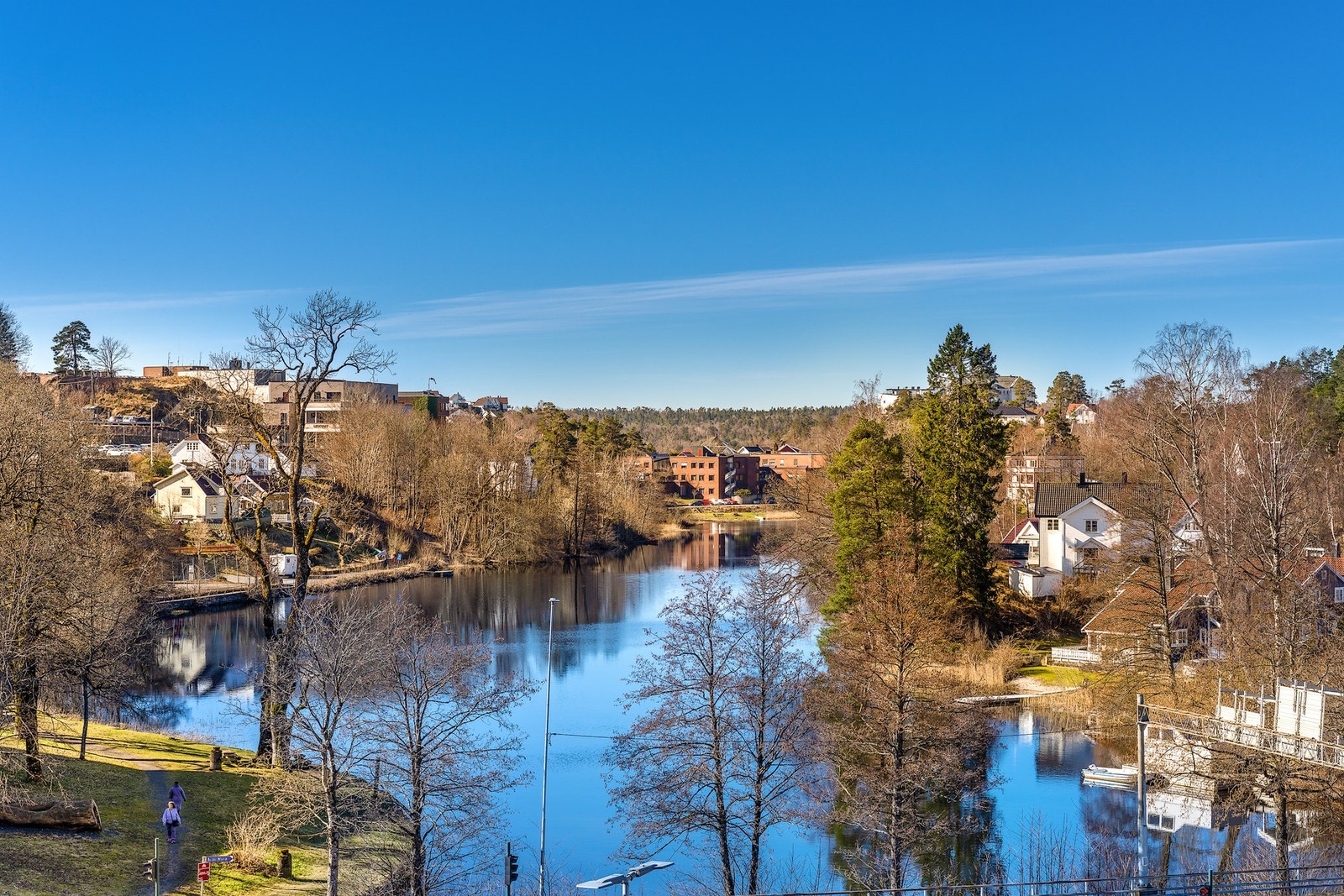 Eiendommen har flott utsikt til Langsævannet. Galleribilde