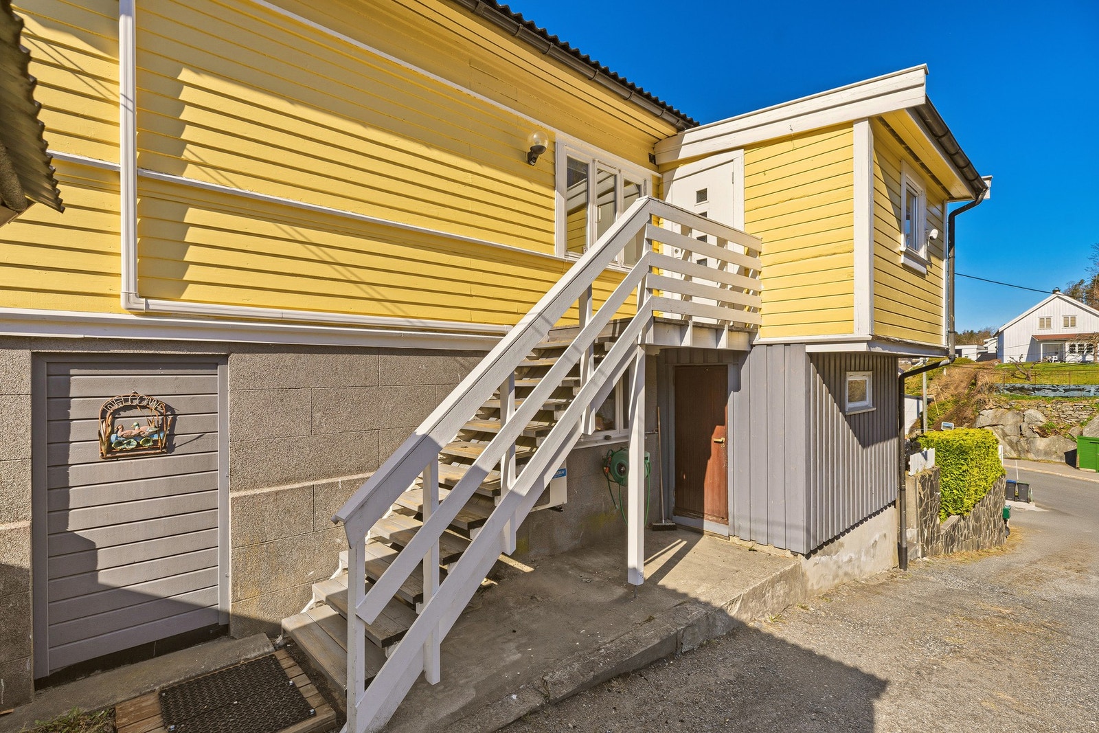 Inngang til hovedetasjen. Galleribilde