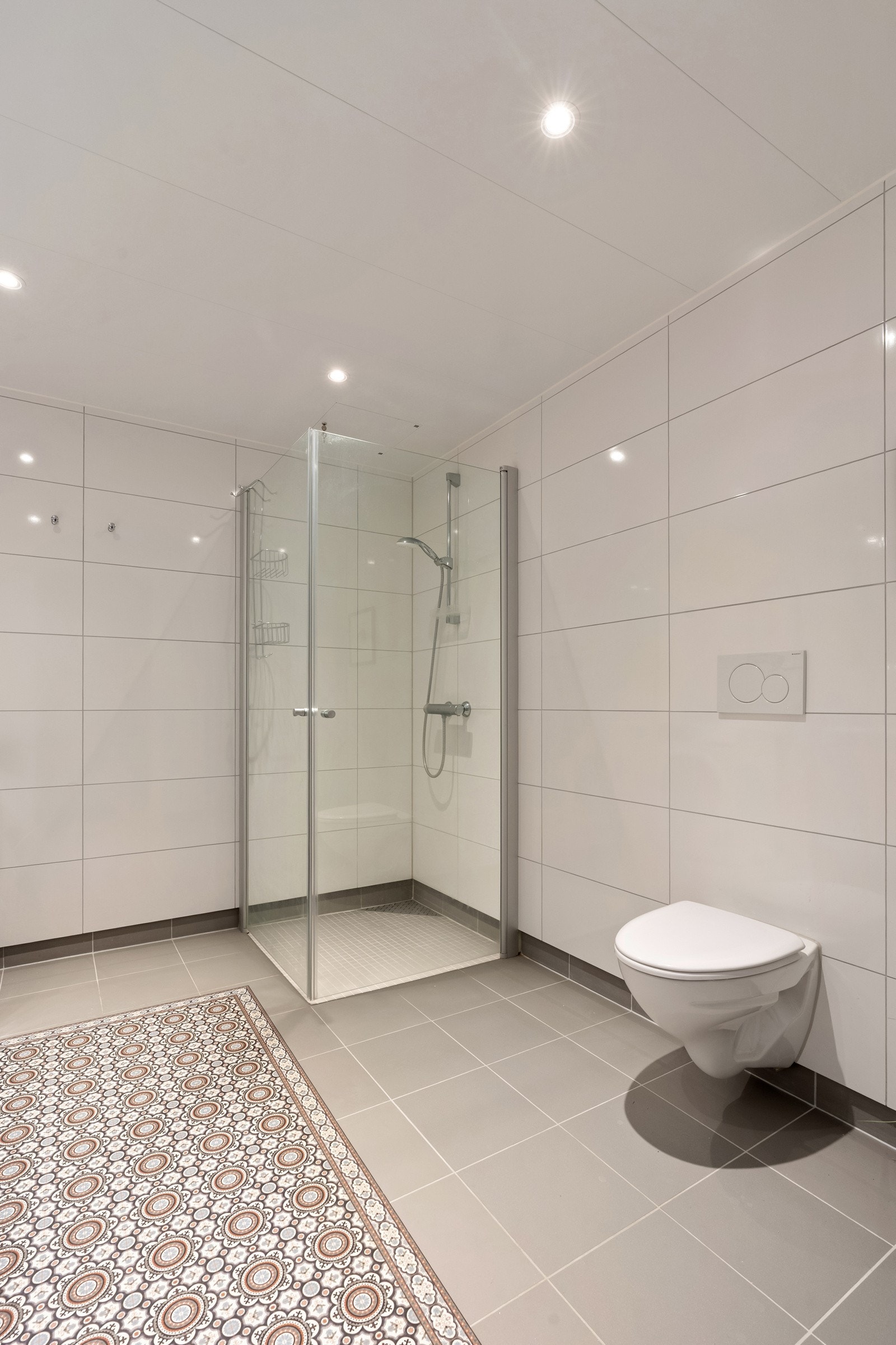 Dusjhjørne med innfellbare dusjvegger.