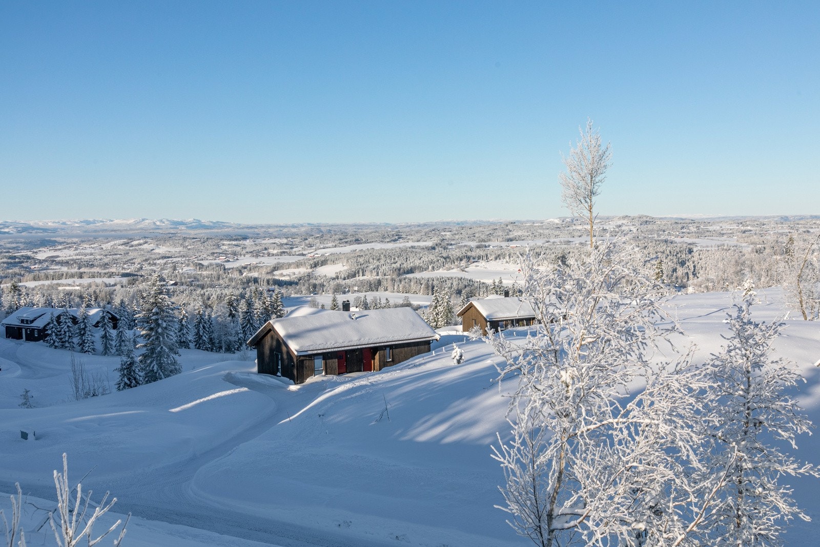 Lindstadutsikten Felt 2, et attraktivt og solfylt tomtefelt beliggende i naturskjønne omgivelser i Mylla området, Nordmarka Nord, i Lunner kommune. Galleribilde