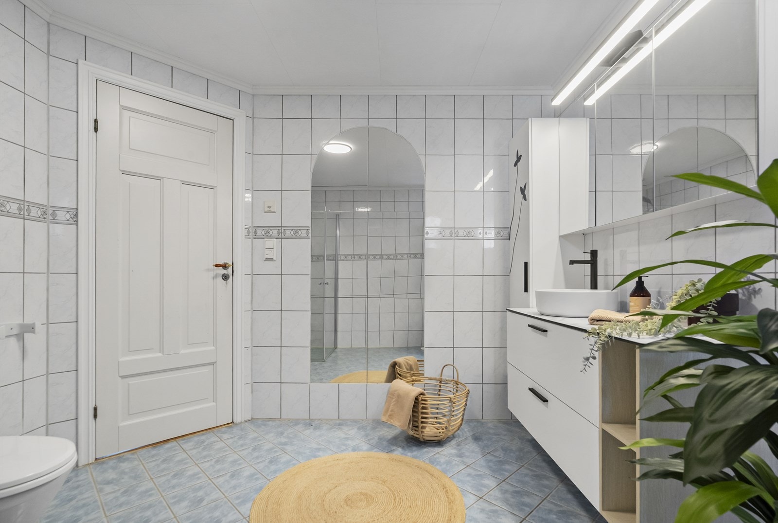 Badet har mekanisk avtrekk for å sikre eit godt inneklima. Galleribilde