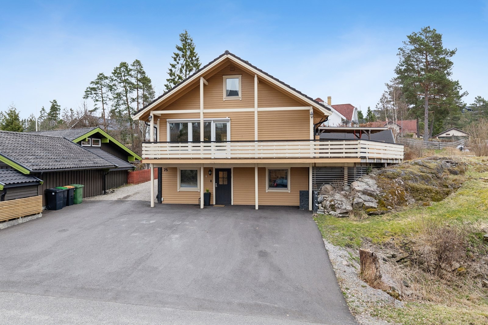 Dnb Eiendom v/Bård Betten-Øyane tlf. 95021908 ønsker deg velkommen til Einaren og Einarbakken 75! Galleribilde