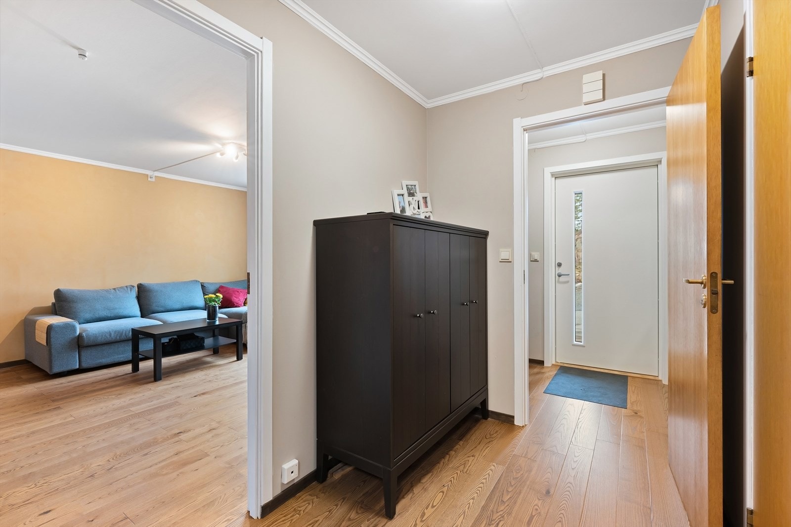 Videre adkomst til stuen. Galleribilde