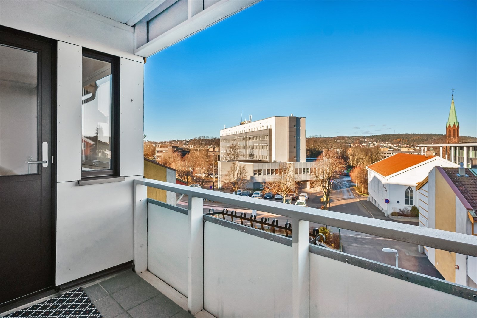 På veranda kan man nyte ettermiddager og kvelder med kveldssol. Galleribilde