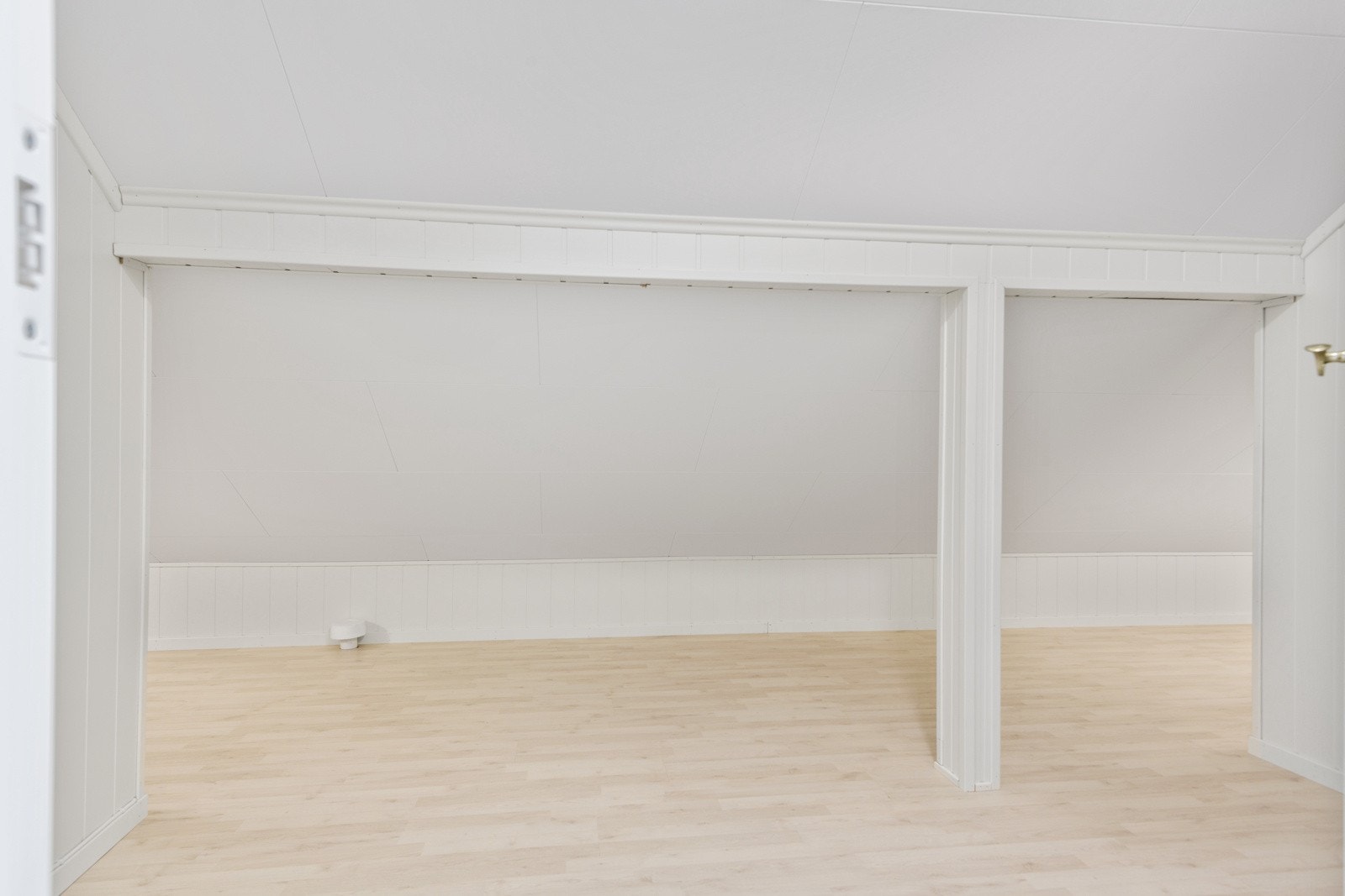 Fra gangen i 2. etasje er det også adkomst til ytterligere to romslige boder. Galleribilde