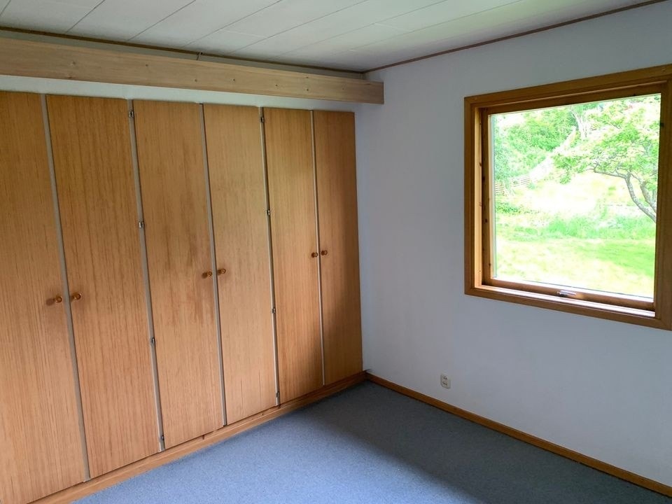 Soverom 1 med garderobe Galleribilde