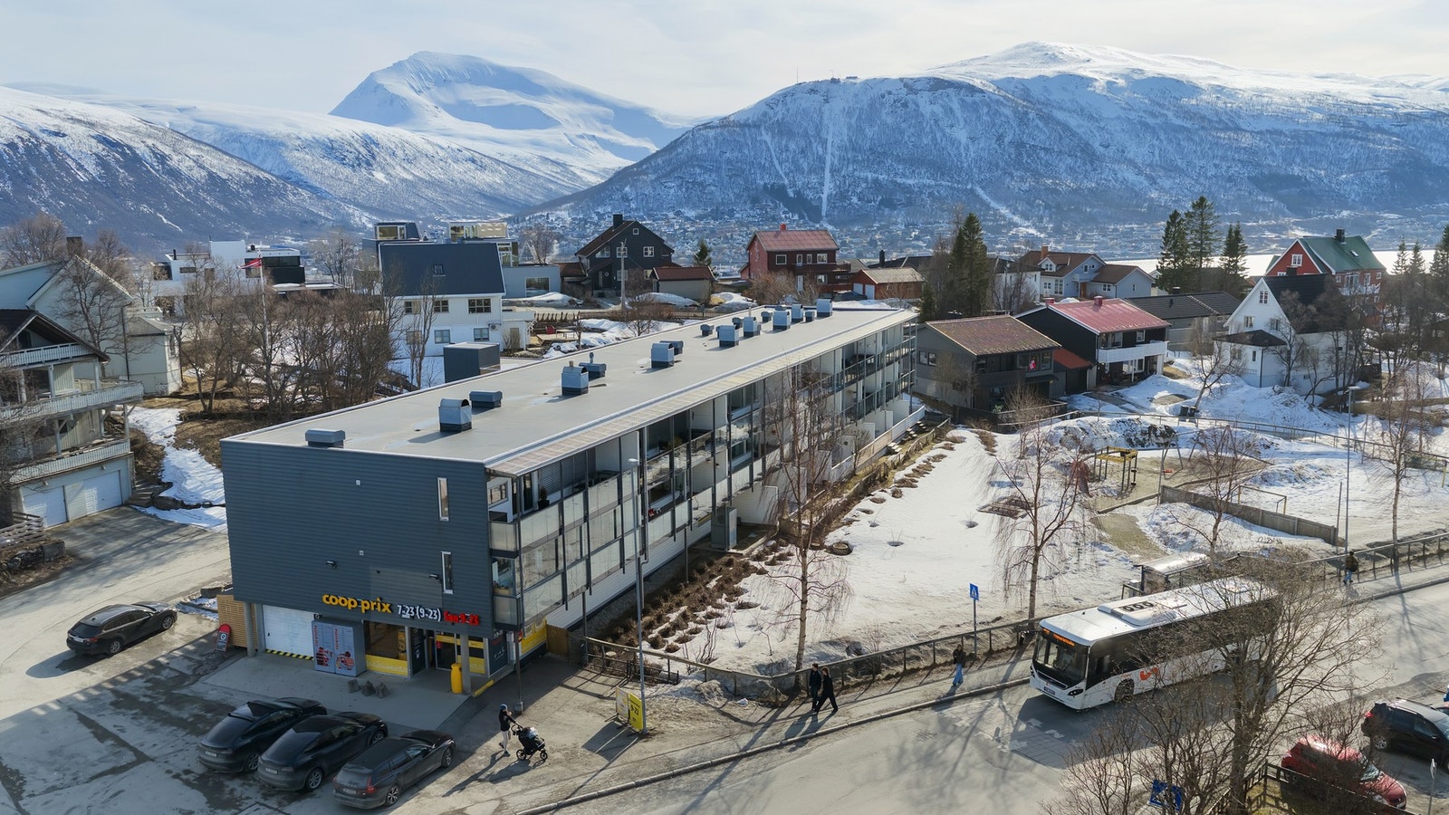 Søndagsåpen butikk i samme bygg. Galleribilde