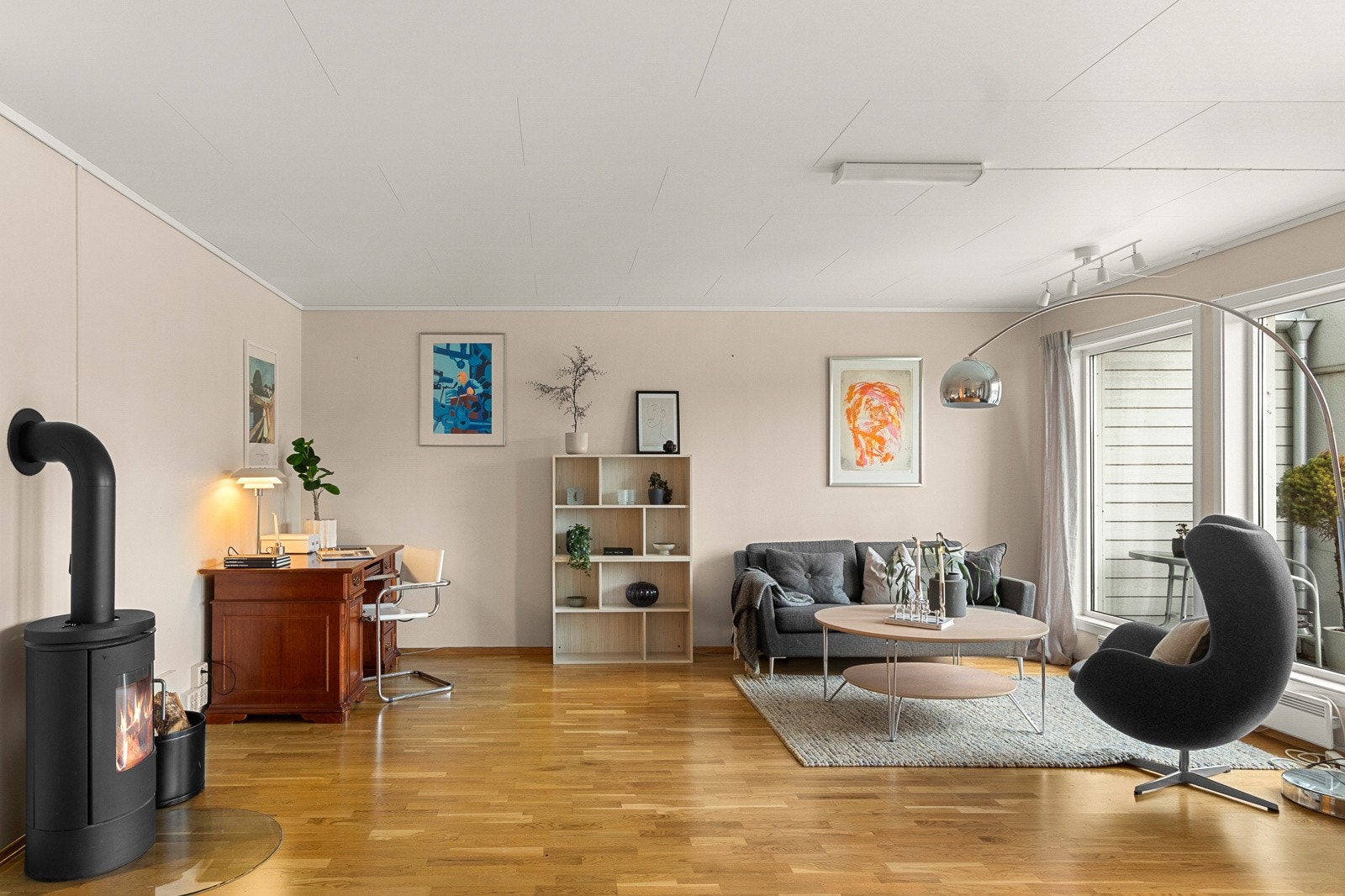 I tillegg til vedfyring har man også elektrisk oppvarming. Galleribilde