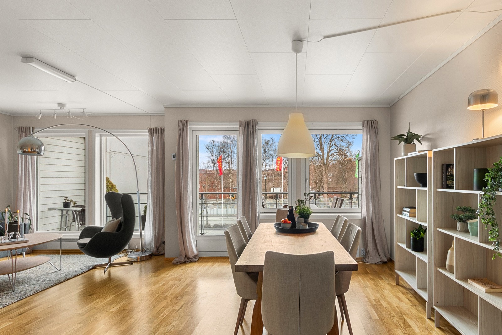 God plass for spisebord i tilknytning til kjøkken. Galleribilde