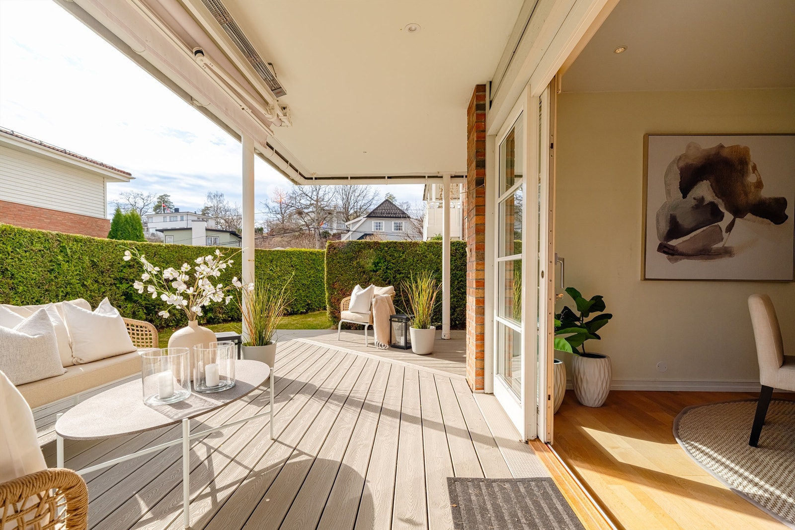 Fra stuen er det også utgang til leilighetens terrasse, oppmålt til hele 34 kvm. Galleribilde