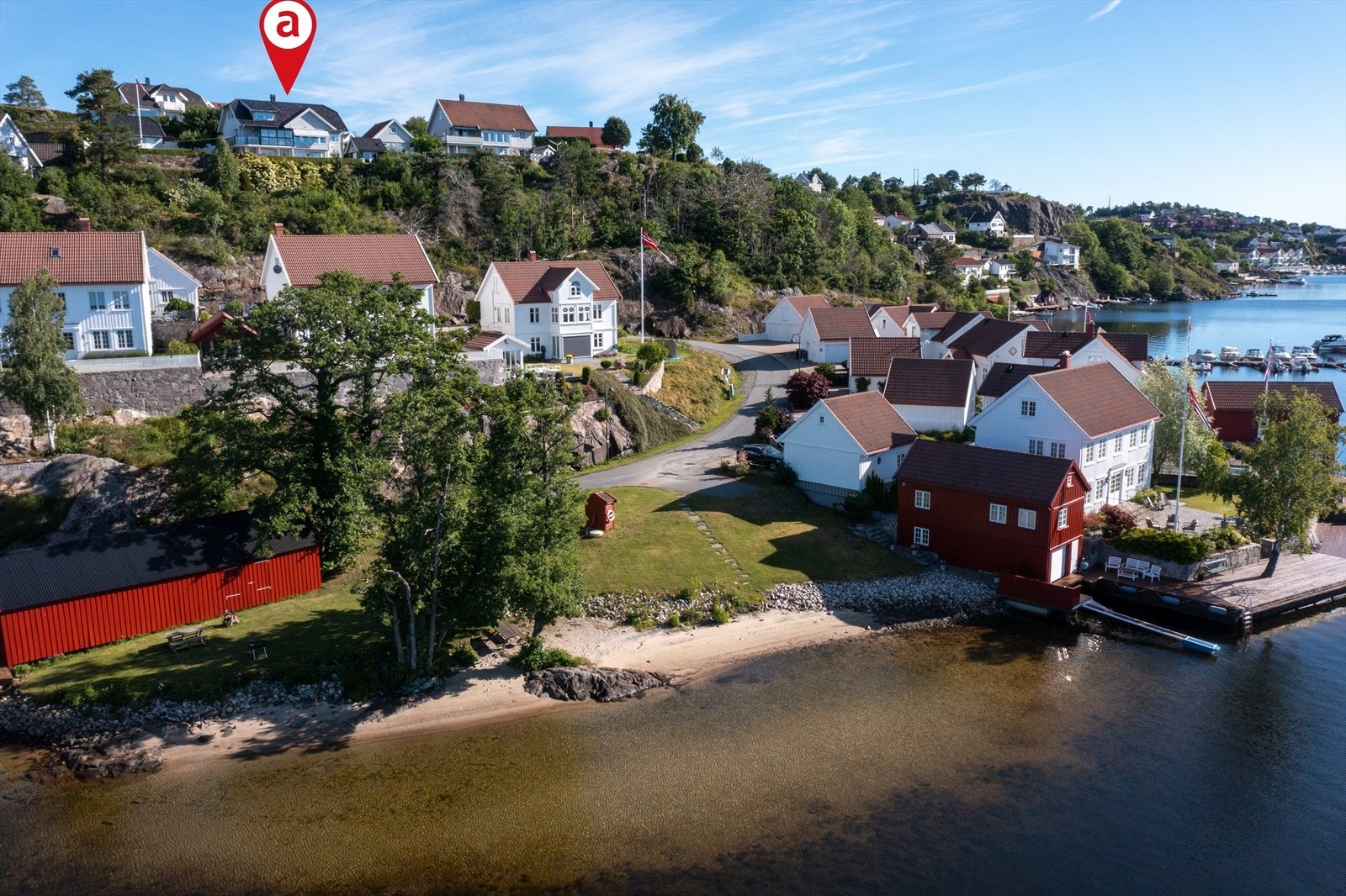 Flotte friområder med badestrand på nedsiden Galleribilde
