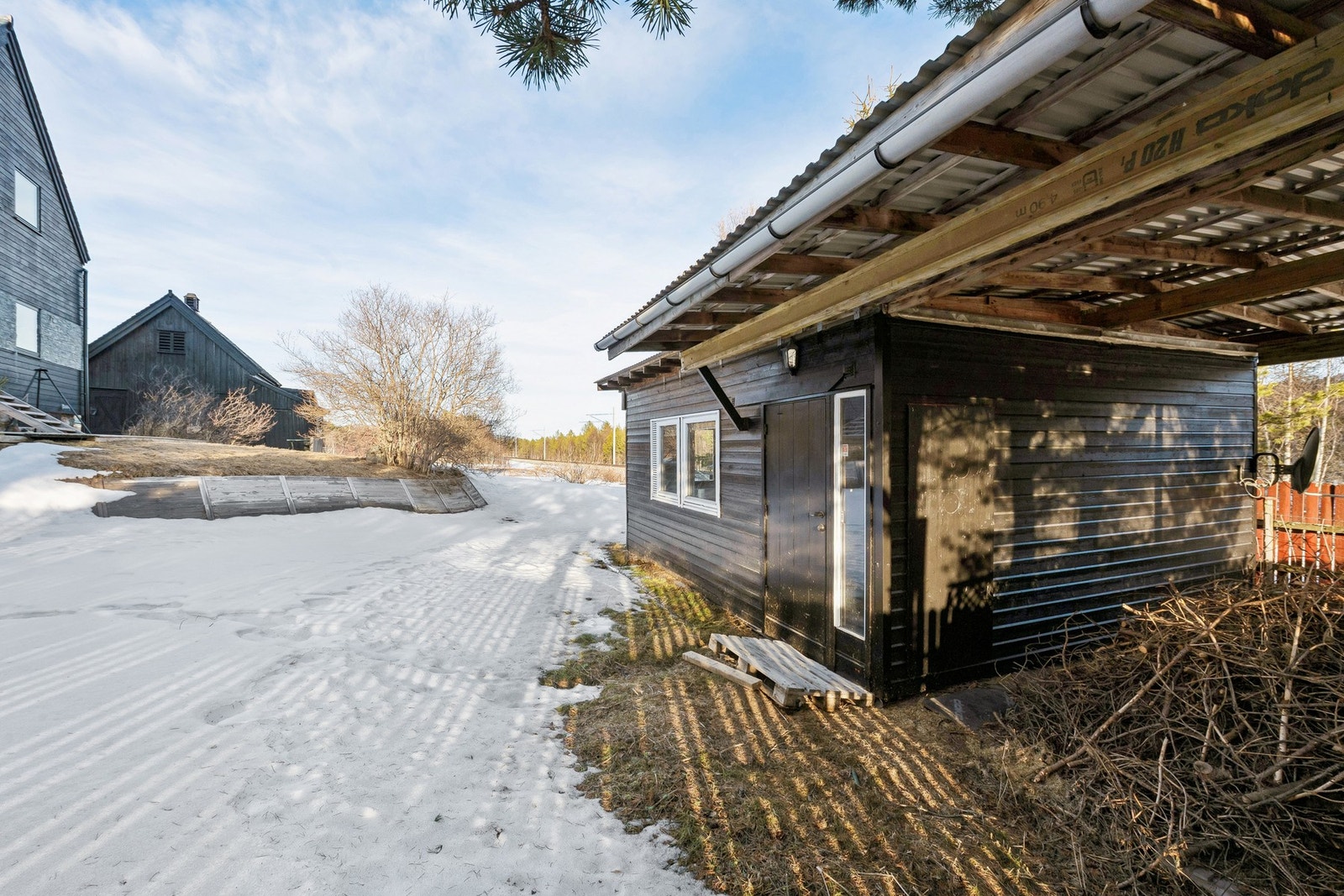 Anneks på sørsiden av tomten. Galleribilde