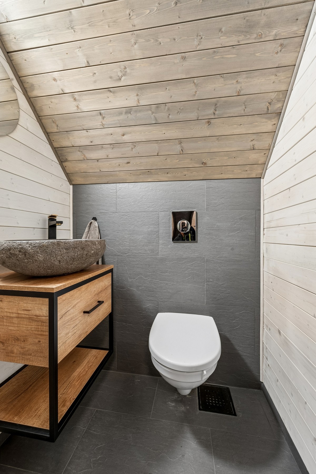 Flislagt wc. Galleribilde