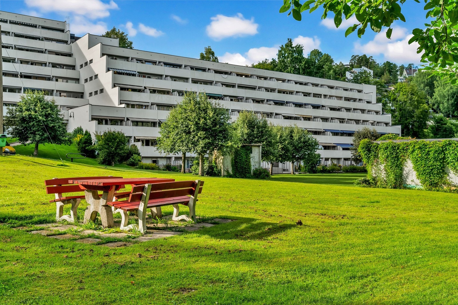 Boligen stille og rolig til med flotte friarealer rett utenfor Galleribilde