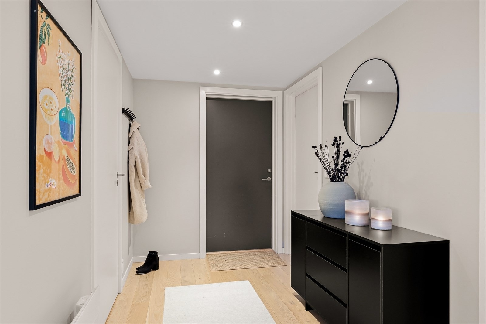 Velkommen inn til en lys og trivelig entré. Galleribilde