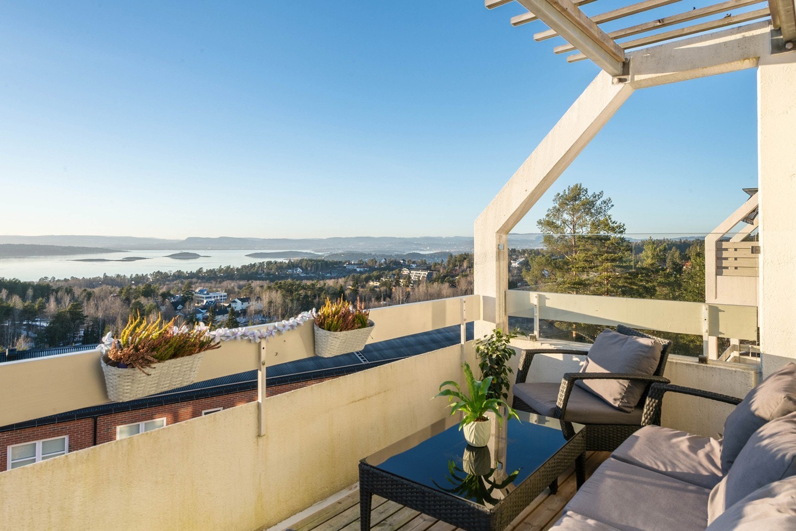 Velkommen til Asperudåsen 51! Boligen presenteres av Kristoffer ved Nordvik Nordstrand. Foto: Diana Galleribilde