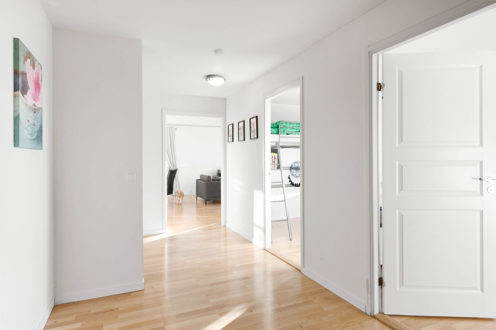 Stor entre med lagringsmuligheter Galleribilde