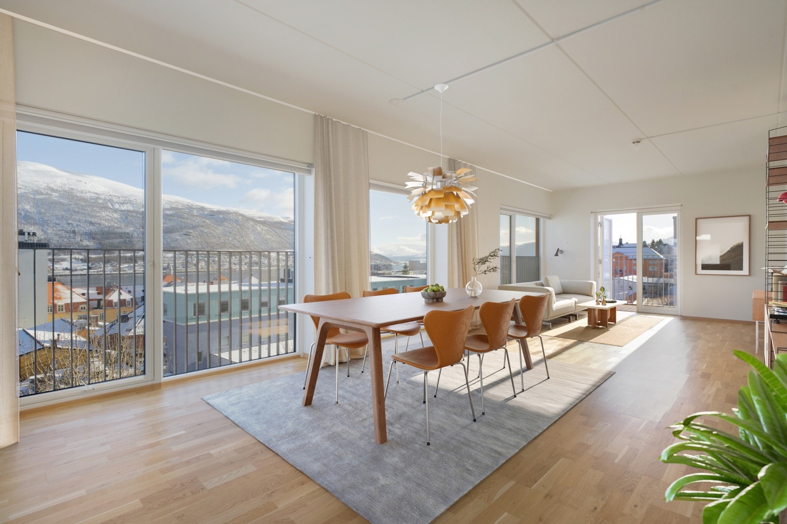 Velkommen til Mellomvegen 33 - Presentert av Sne Eiendomsmegling v/Ivar J. Nerdal!