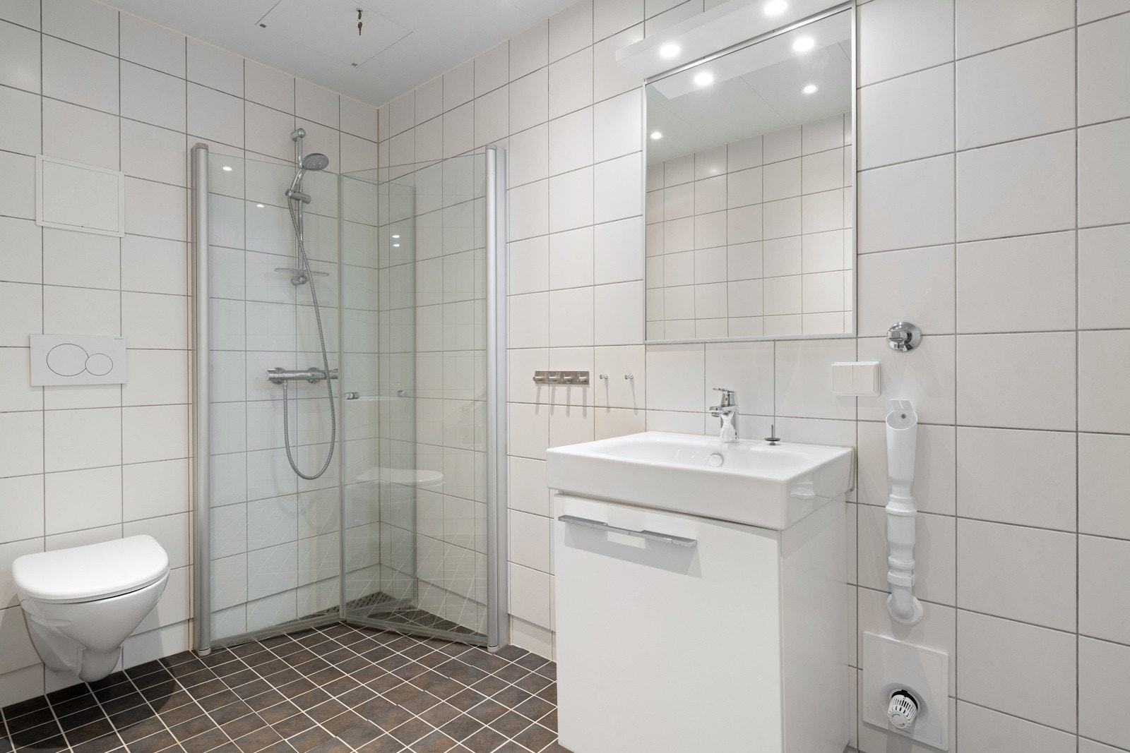 Bad nr 2 er identisk til bad nr 1 med samme gode kvaliteter.