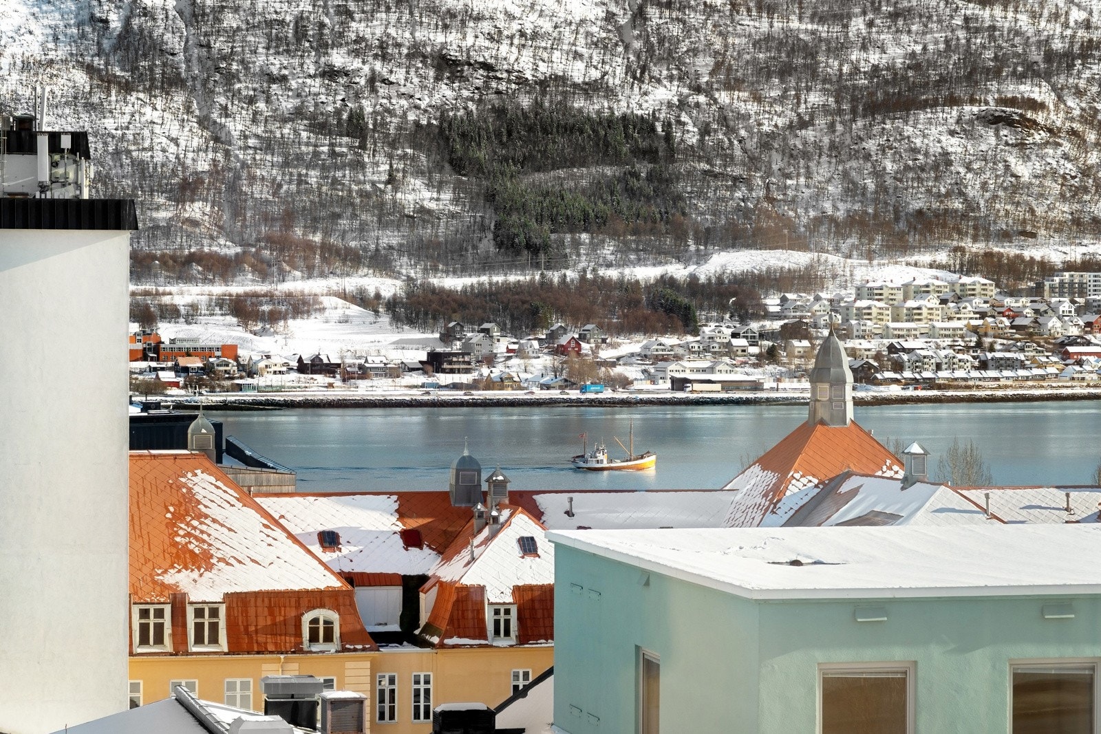Delikat og stilren leilighet i 7.Etasje med 2 balkonger, gode sol- og utsiktsforhold!