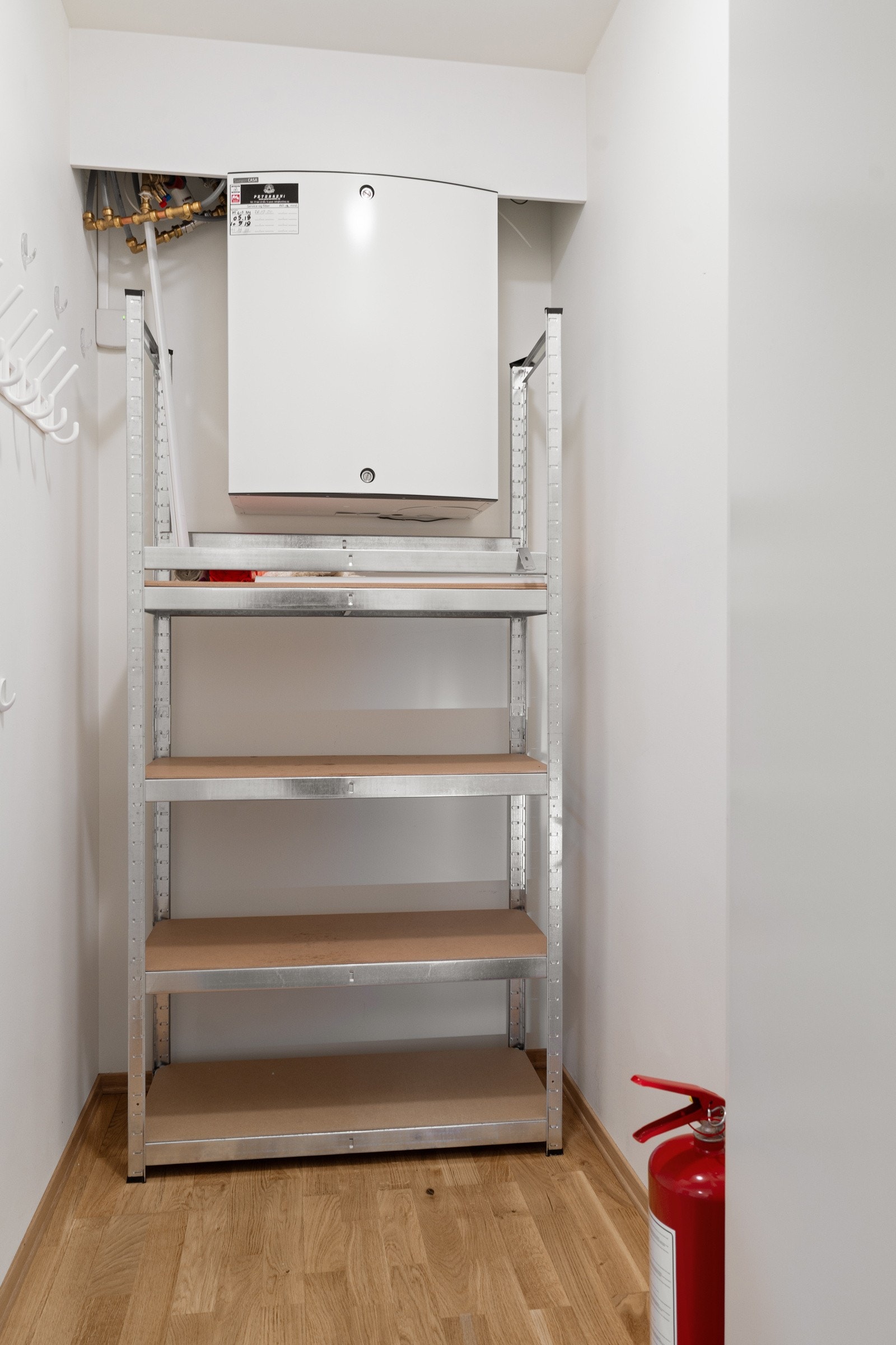 Innvendig bod - Enkel og praktisk lagringsplass.