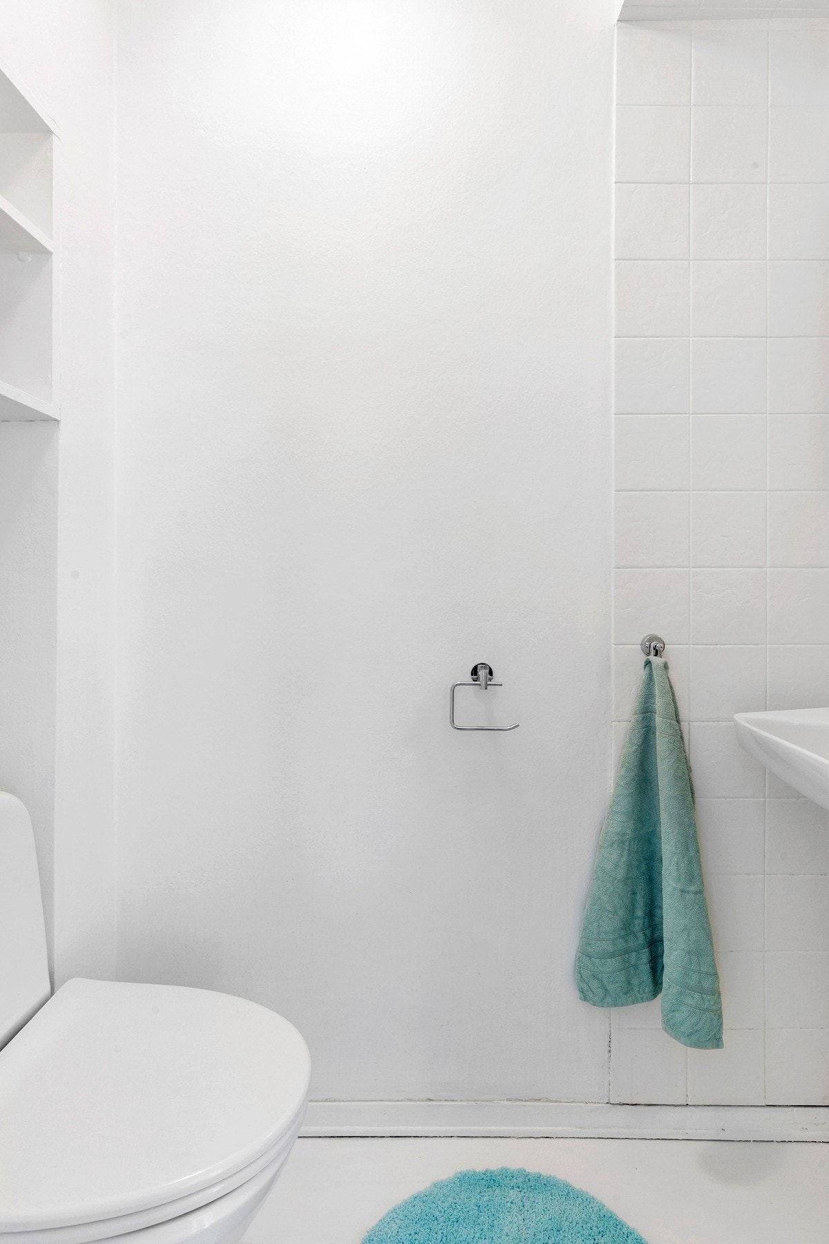 Mange vil sette pris på et separat toalettrom, vegg-i-vegg med badet. Galleribilde