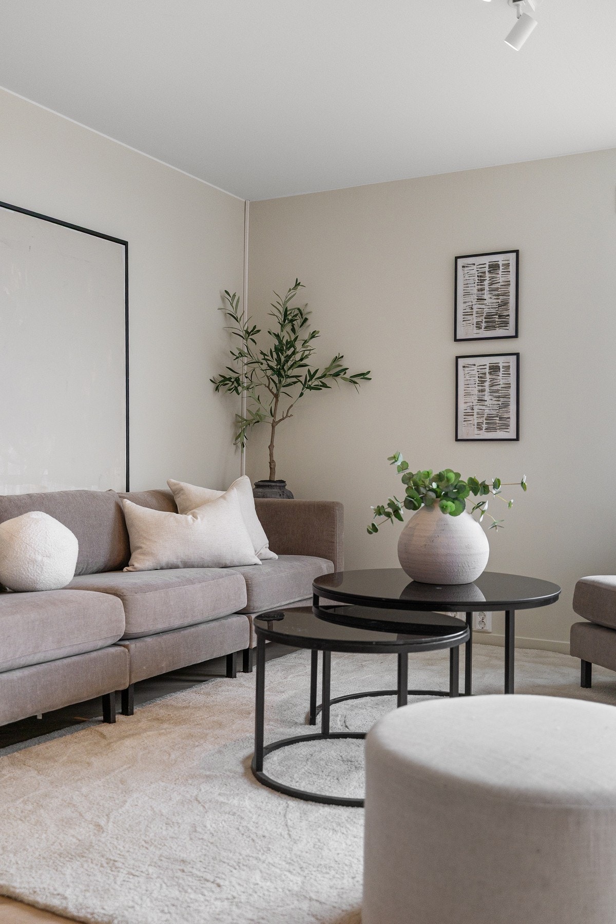 Alle overflater er slette og nymalte i 2026. Galleribilde