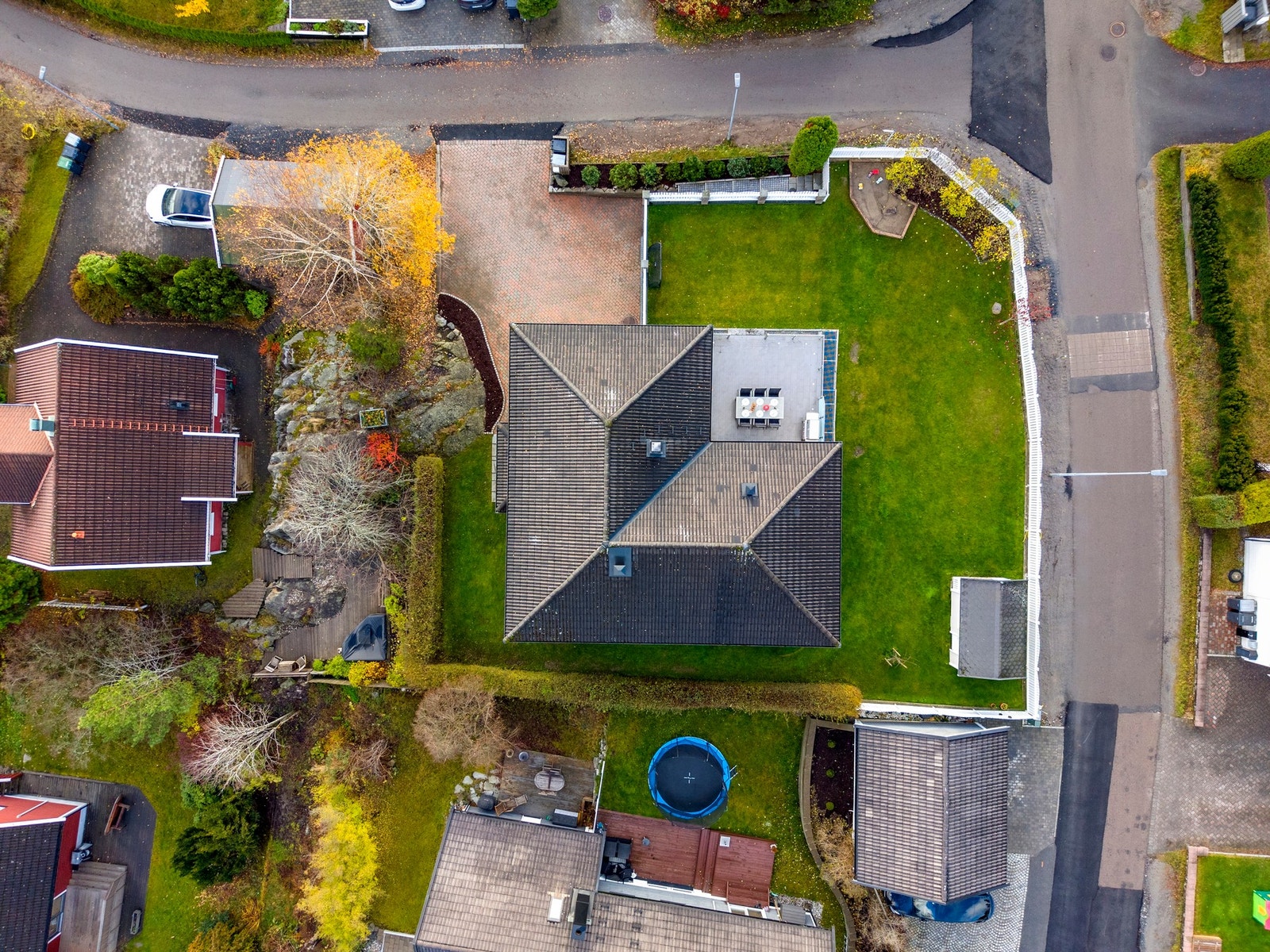 Forøvrig er det kort vei til svømmehall og flere treningssentre og idrettshaller. Galleribilde