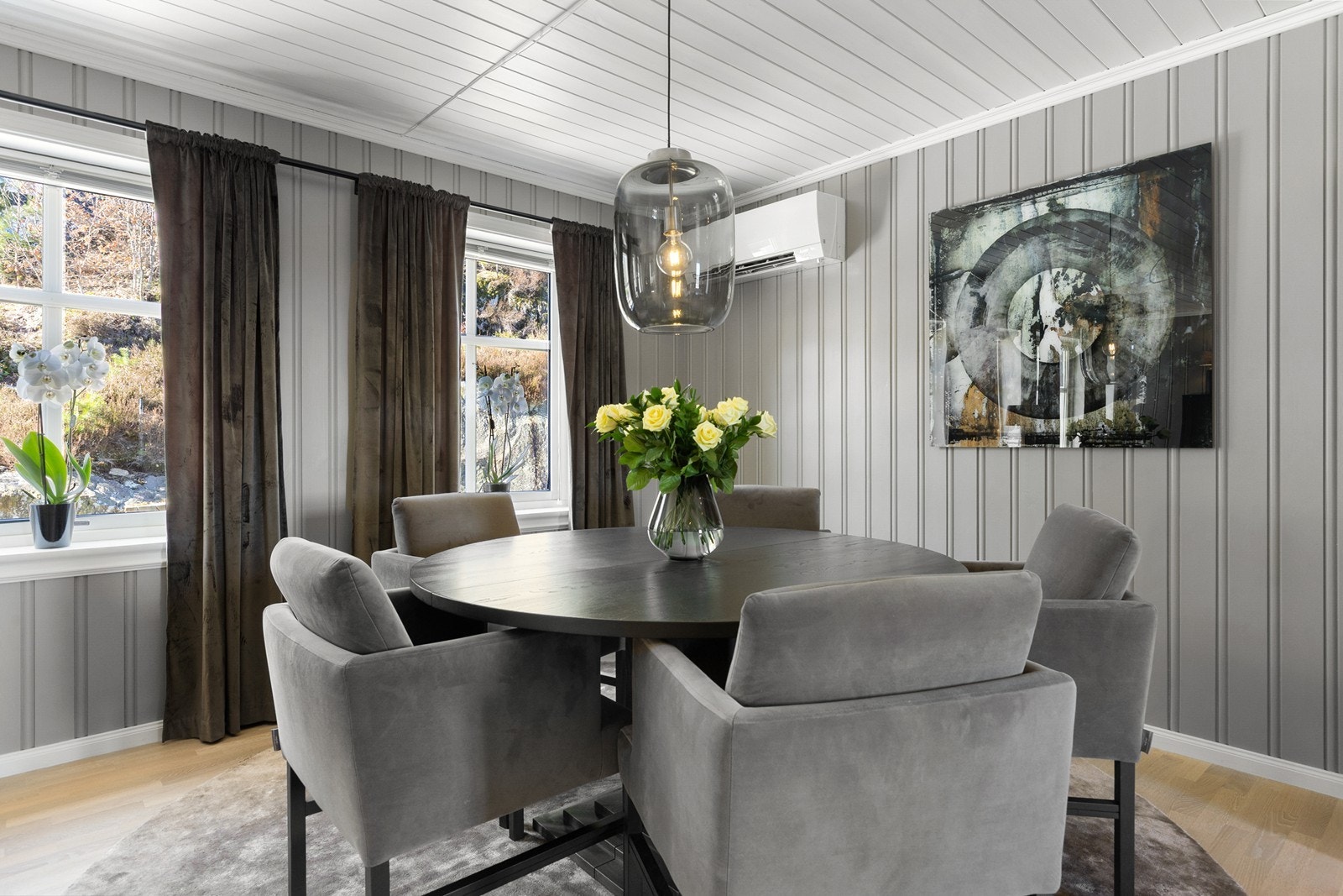 Fin plass til spisebord Galleribilde