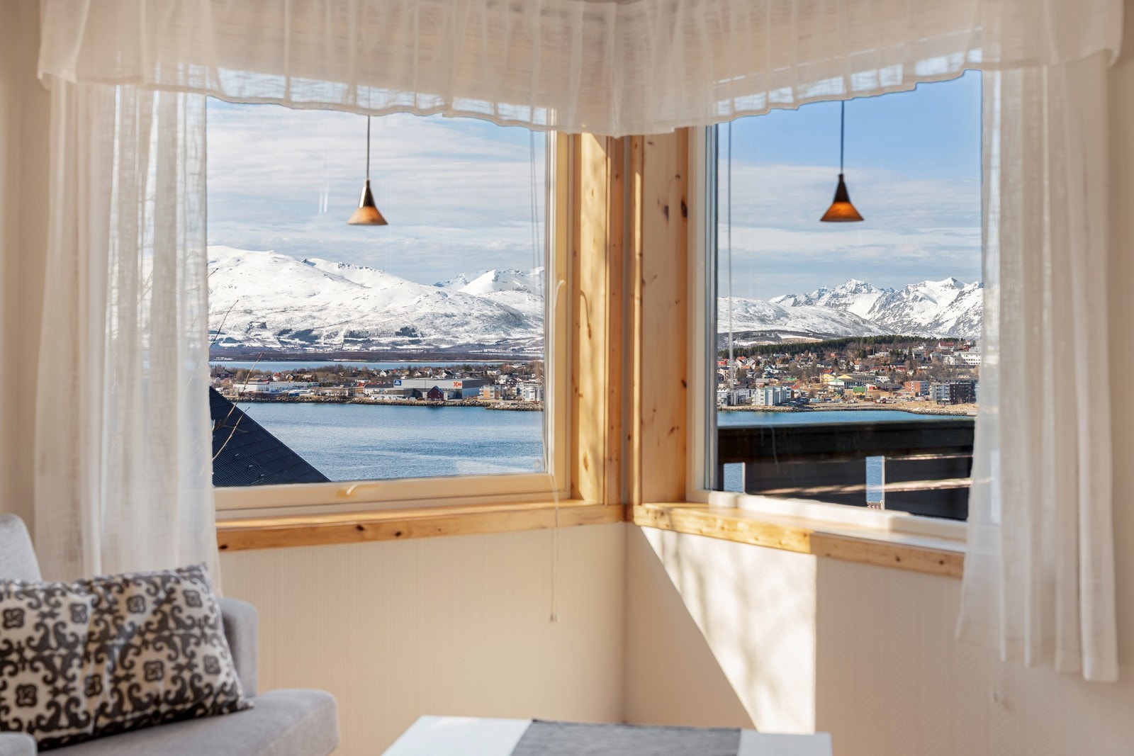 Store vindusflater som bevarer den flotte utsikten!