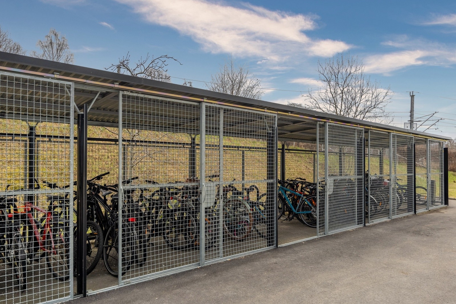 Felles sykkelparkering. Galleribilde