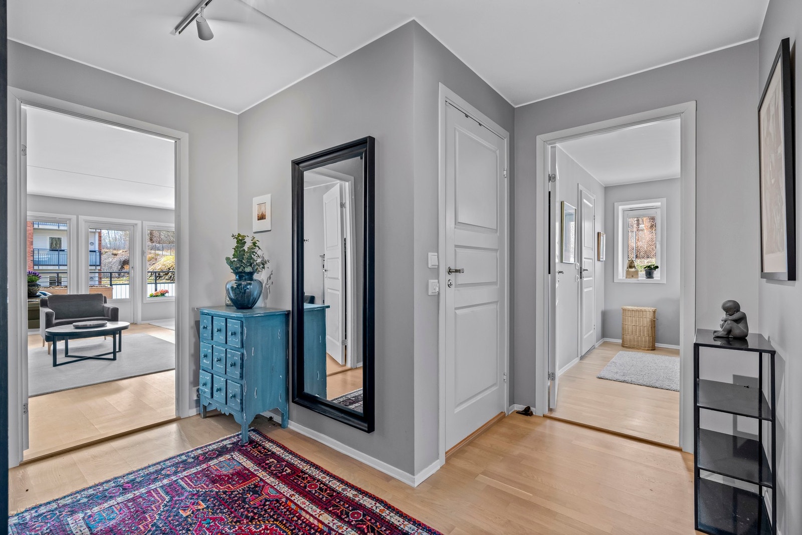 Entréen/hallen er romslig Galleribilde