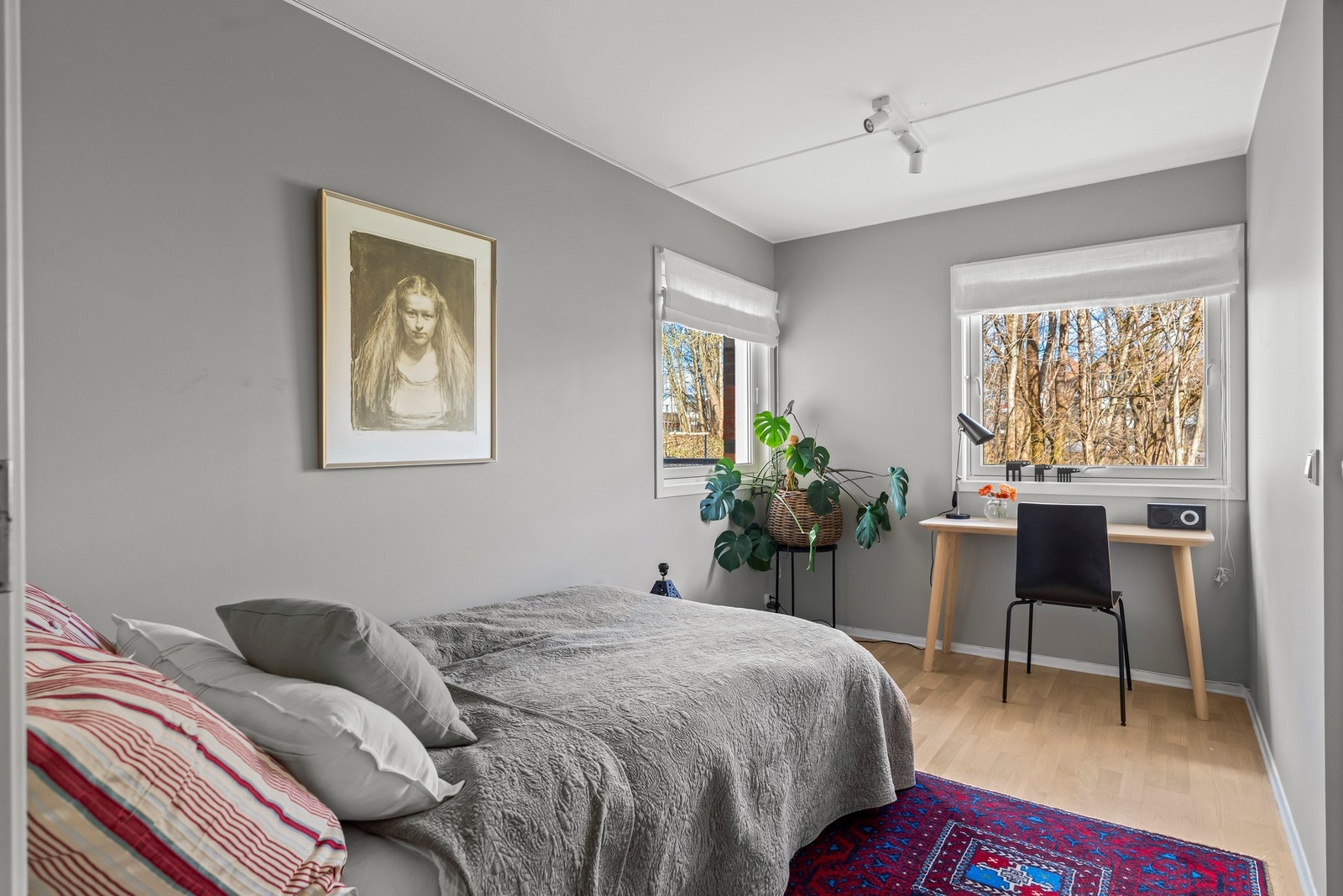 Soverom 2 er på ca. 13 kvm og egner seg godt som barnerom, gjesterom eller kontor. Galleribilde