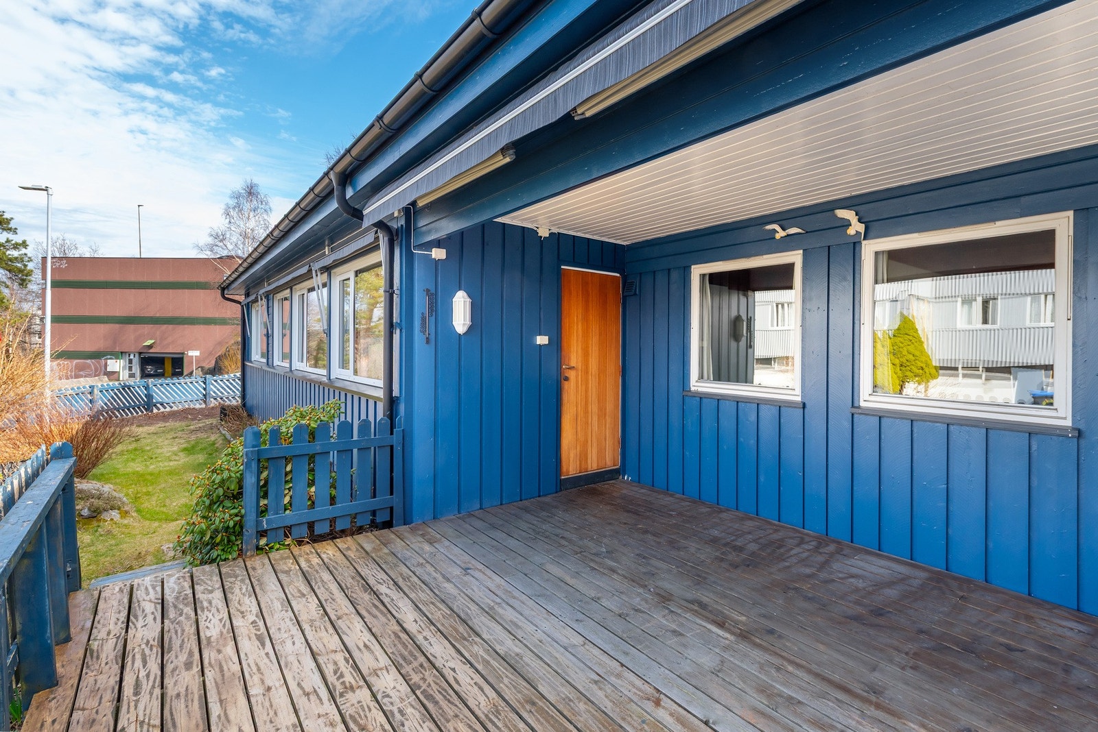 Terrassen har direkte adkomst fra kjøkkenet. Galleribilde