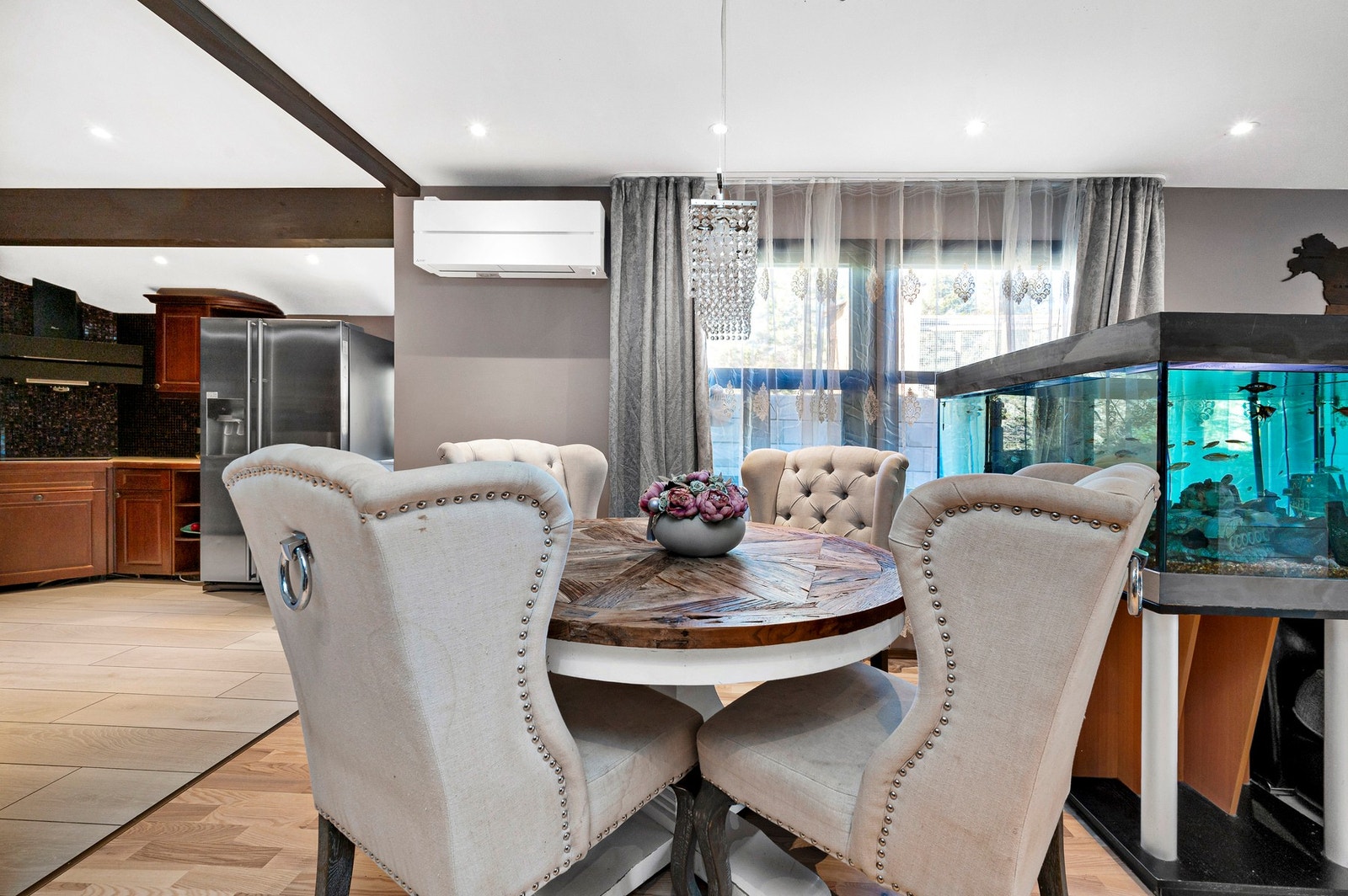 Hvitevarer på kjøkken (i alle etasjer) medfølger. Galleribilde