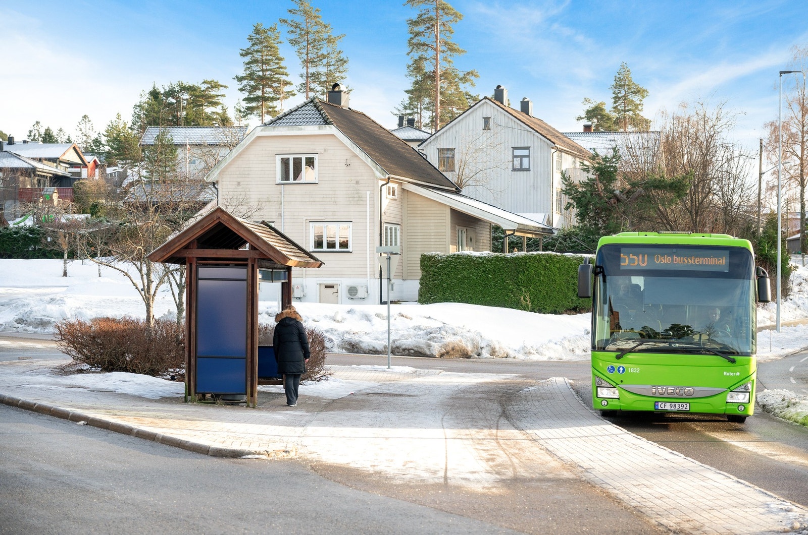 Her er det skolebuss-ordning som stopper rett ved huset. Galleribilde