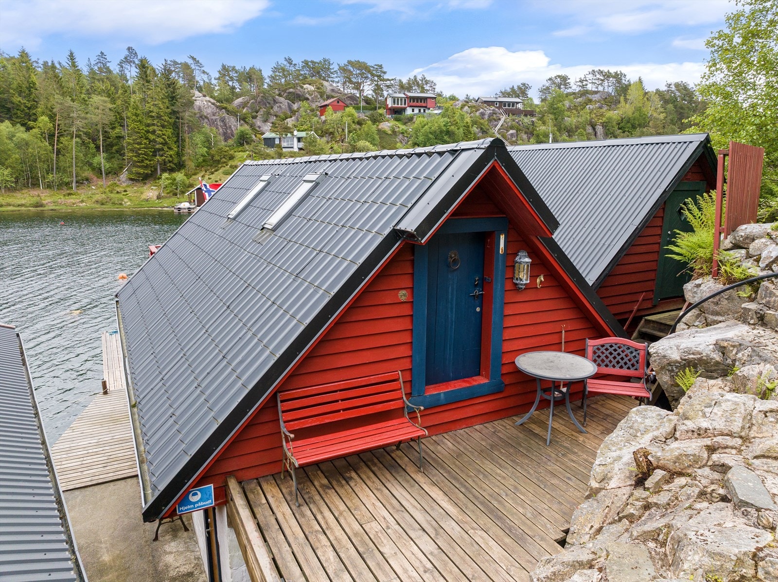Naustet antas opprinnelig oppført på 1970-tallet, men ble totalrenovert 2007-10. Galleribilde