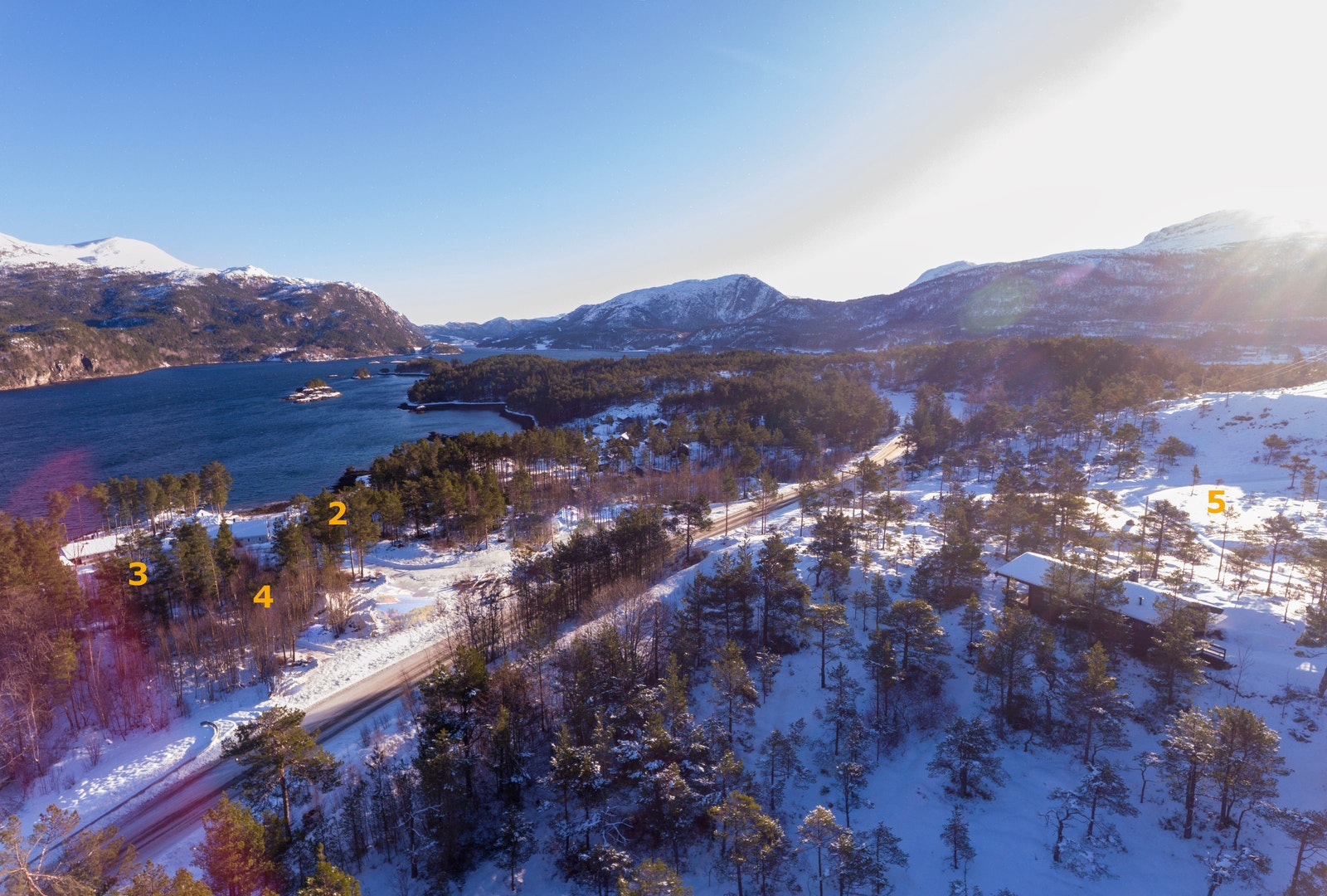 Tomteområdet ligger ca. 2 timer fra Trondheim og ca. 1,5 time fra Kristiansund Galleribilde