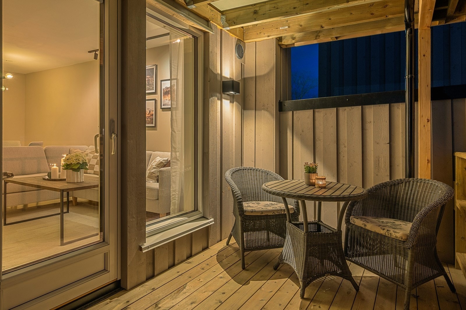 Fra stuen er det direkte tilgang til boligens balkong på 8m². Galleribilde